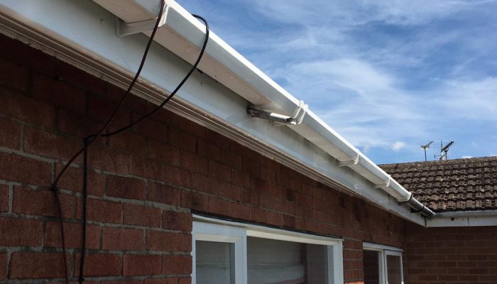 JC-Cleaning-gutters1 JC-Cleaning-gutters1